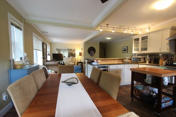 Applewood Apartments and Restaurant: 120 North Rd, Highland, NY 12528